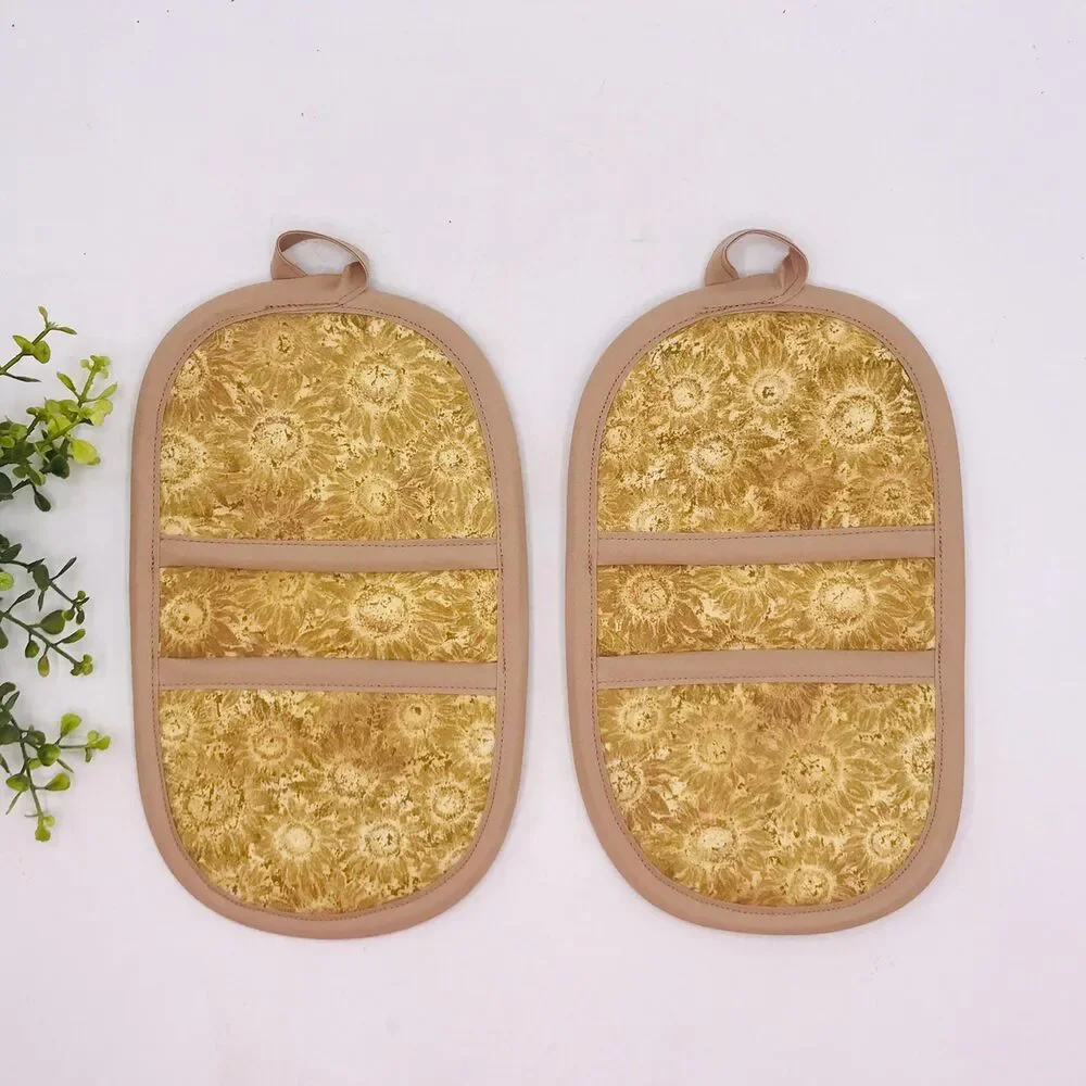 Set of 2 Finger Hotpad Potholders, Neutral Tan Florals 2 Piece Set